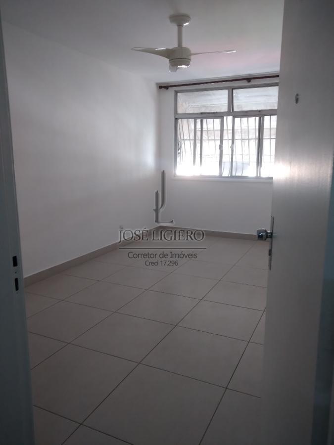 Apartamento à venda com 2 quartos, 75m² - Foto 5