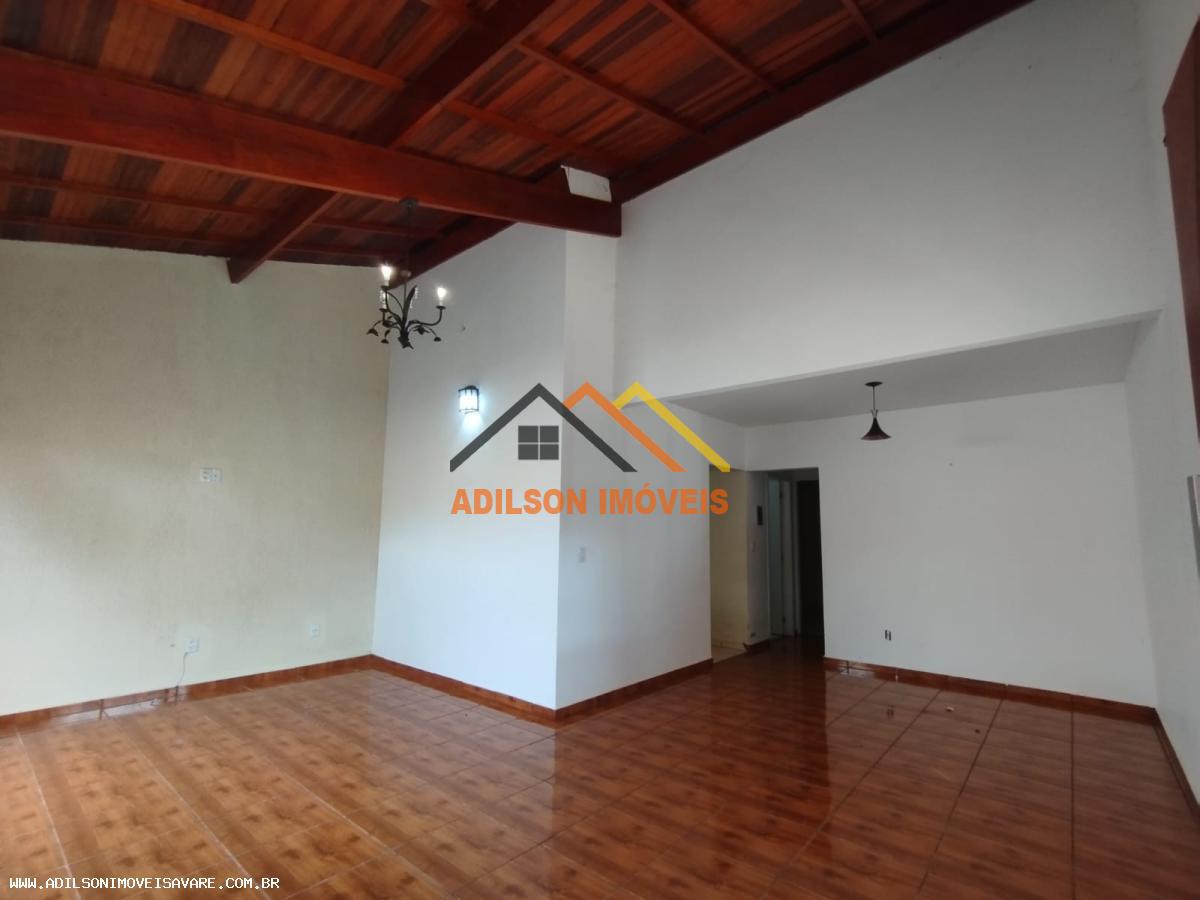 Casa à venda com 2 quartos, 300m² - Foto 2