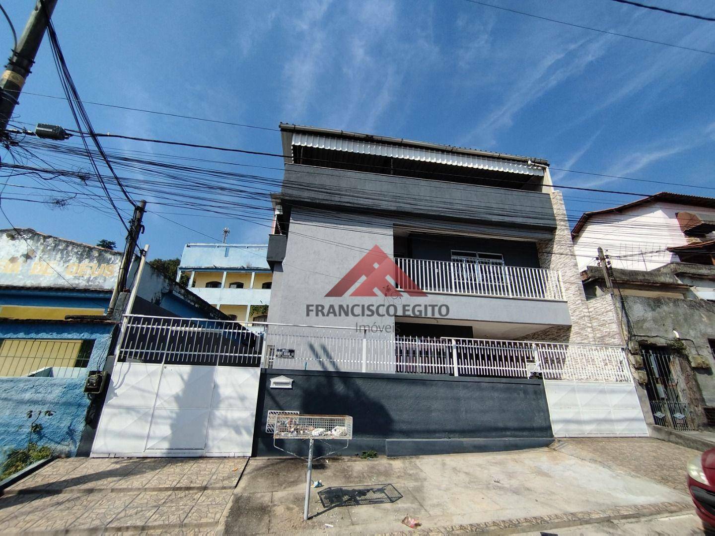 Casa à venda com 4 quartos, 286m² - Foto 2