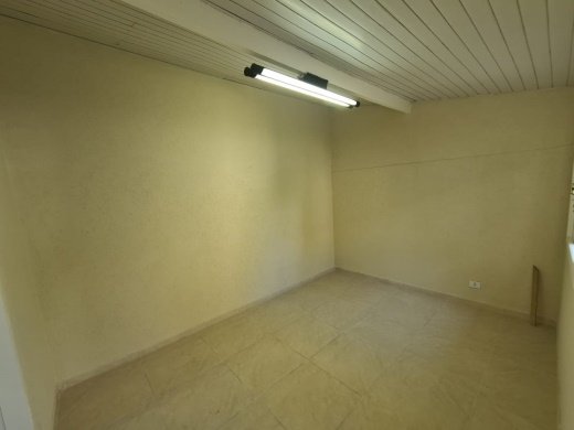 Casa à venda com 4 quartos, 210m² - Foto 13