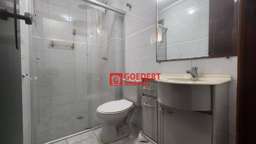 Apartamento para alugar com 3 quartos, 76m² - Foto 12