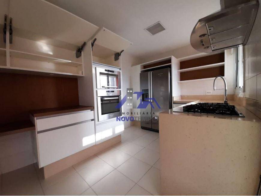 Apartamento para alugar com 3 quartos, 196m² - Foto 3