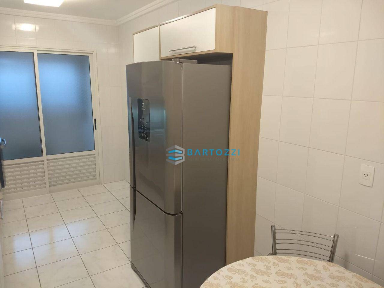 Apartamento à venda com 3 quartos, 150m² - Foto 8