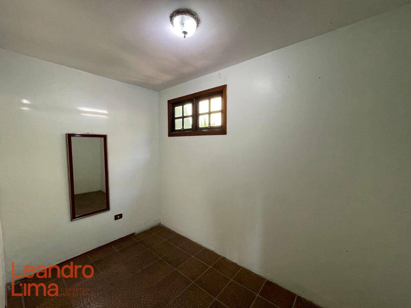 Casa à venda com 4 quartos, 350m² - Foto 25