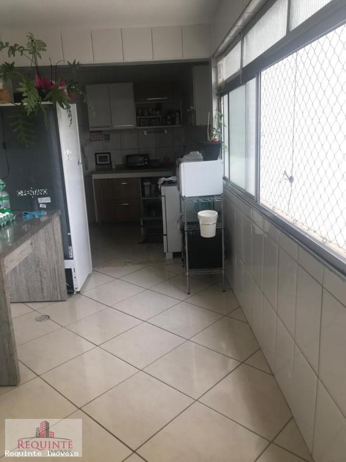 Apartamento à venda com 3 quartos, 97m² - Foto 16