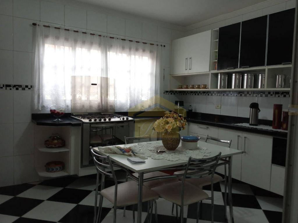 Sobrado à venda com 2 quartos, 130m² - Foto 3