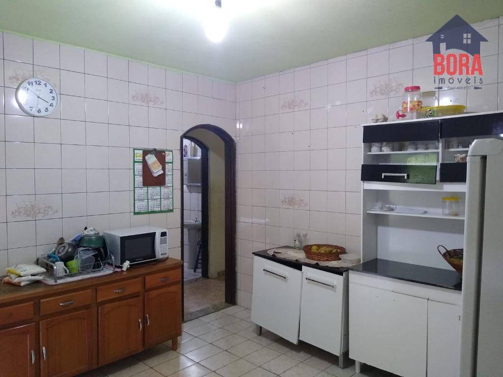 Casa à venda com 3 quartos, 200m² - Foto 3