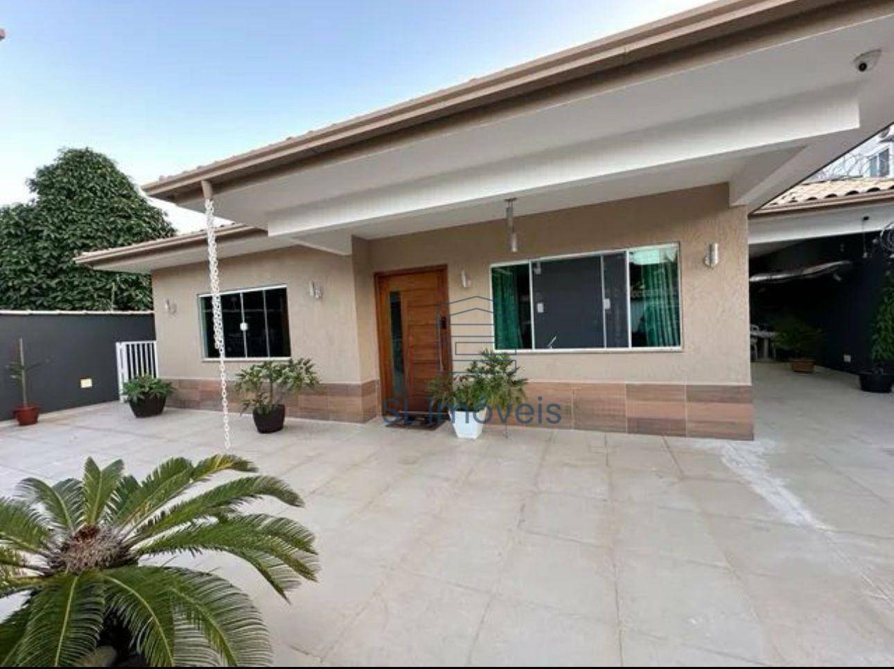 Casa à venda com 4 quartos, 320m² - Foto 1