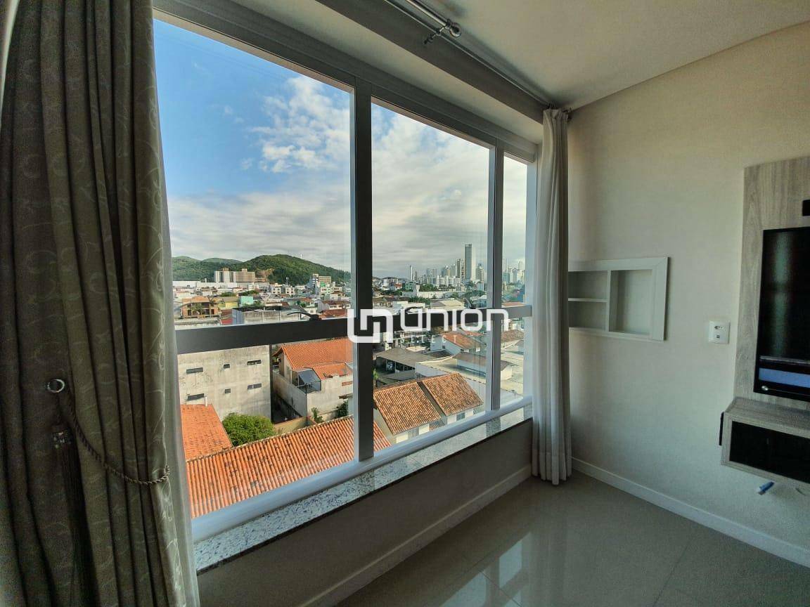 Apartamento à venda com 2 quartos, 83m² - Foto 3