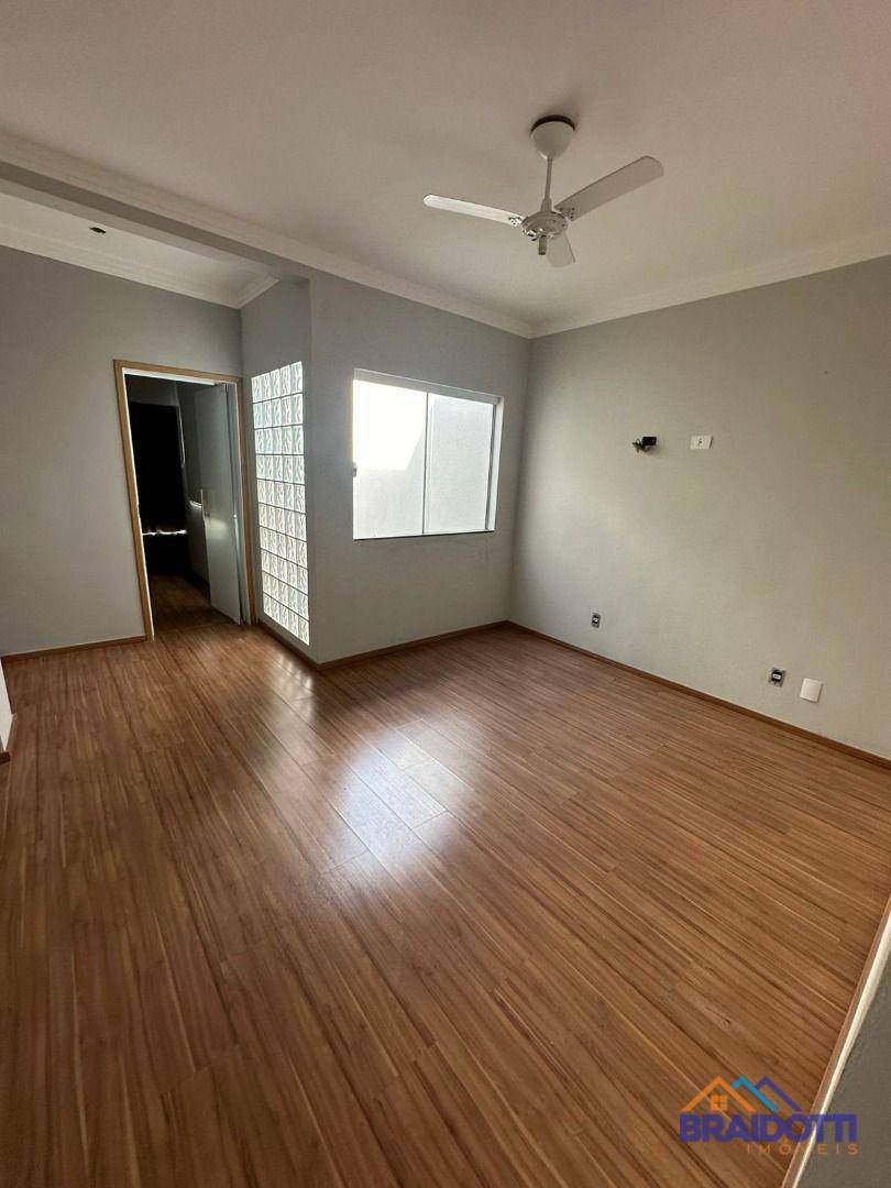 Casa à venda com 3 quartos, 202m² - Foto 10