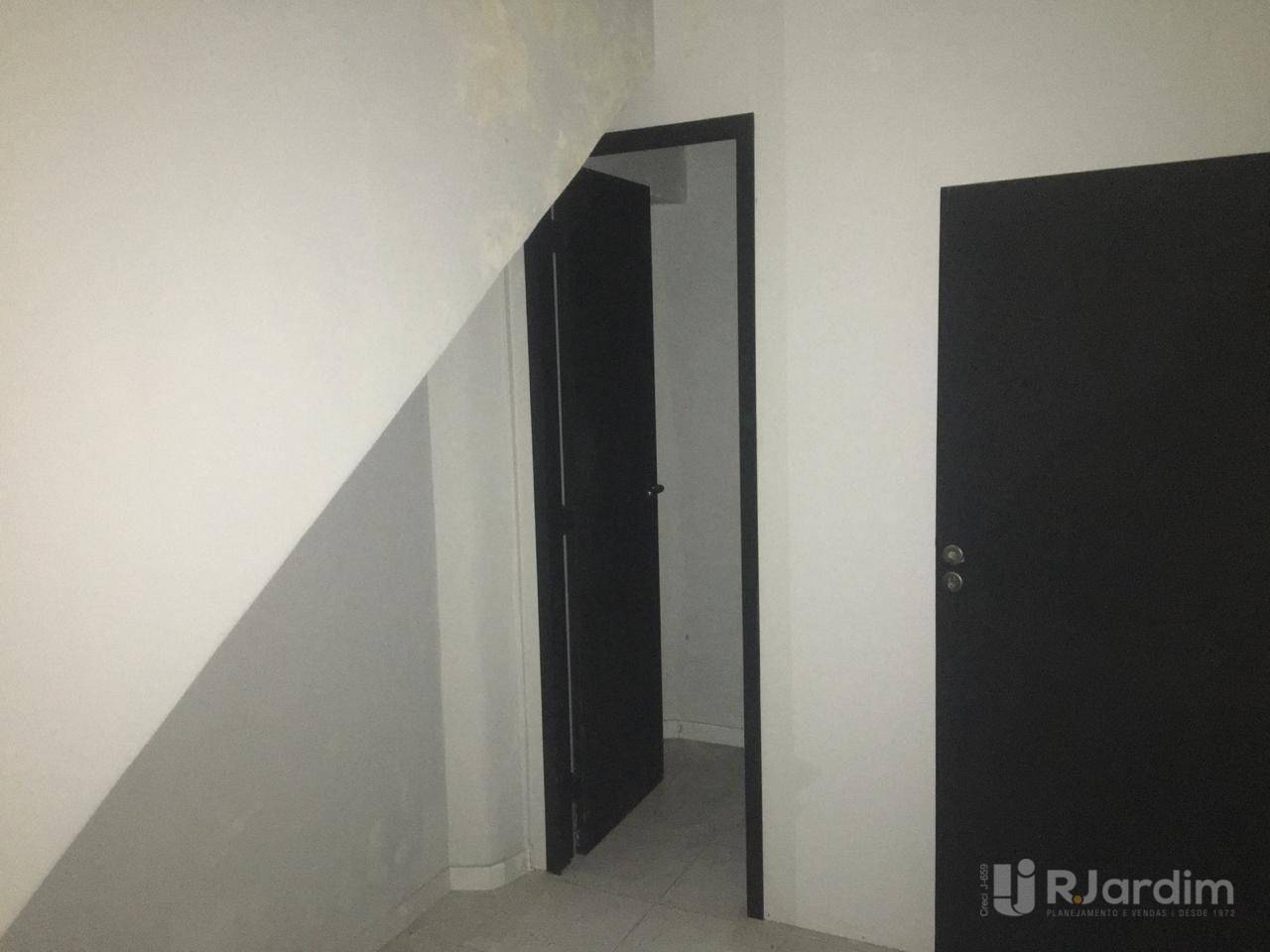 Casa de Condomínio à venda e aluguel com 6 quartos, 230m² - Foto 19