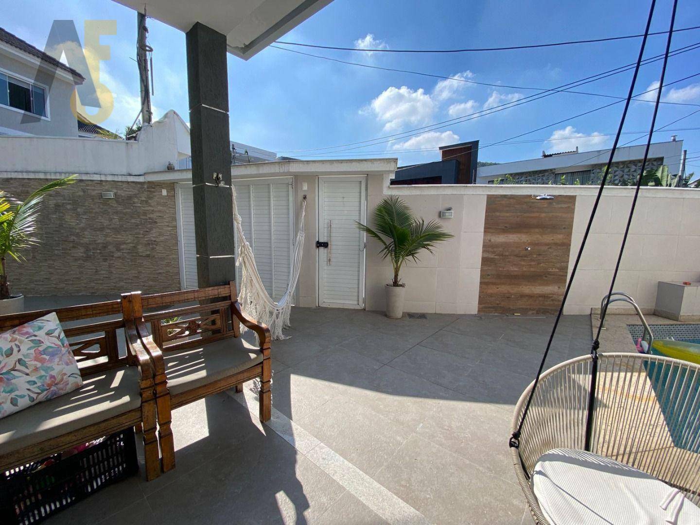 Casa de Condomínio à venda com 4 quartos, 162m² - Foto 5