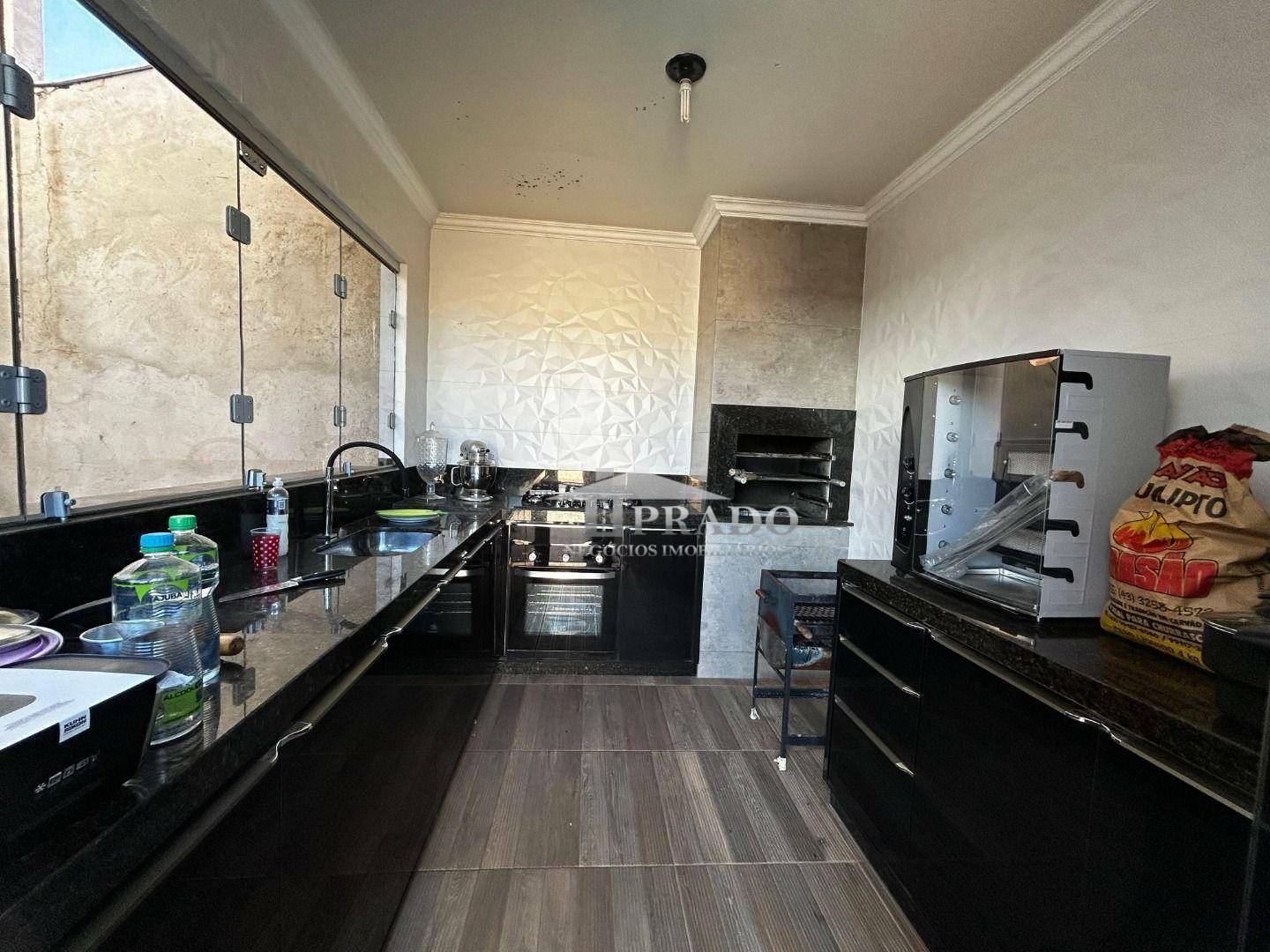 Casa à venda com 3 quartos, 214m² - Foto 8