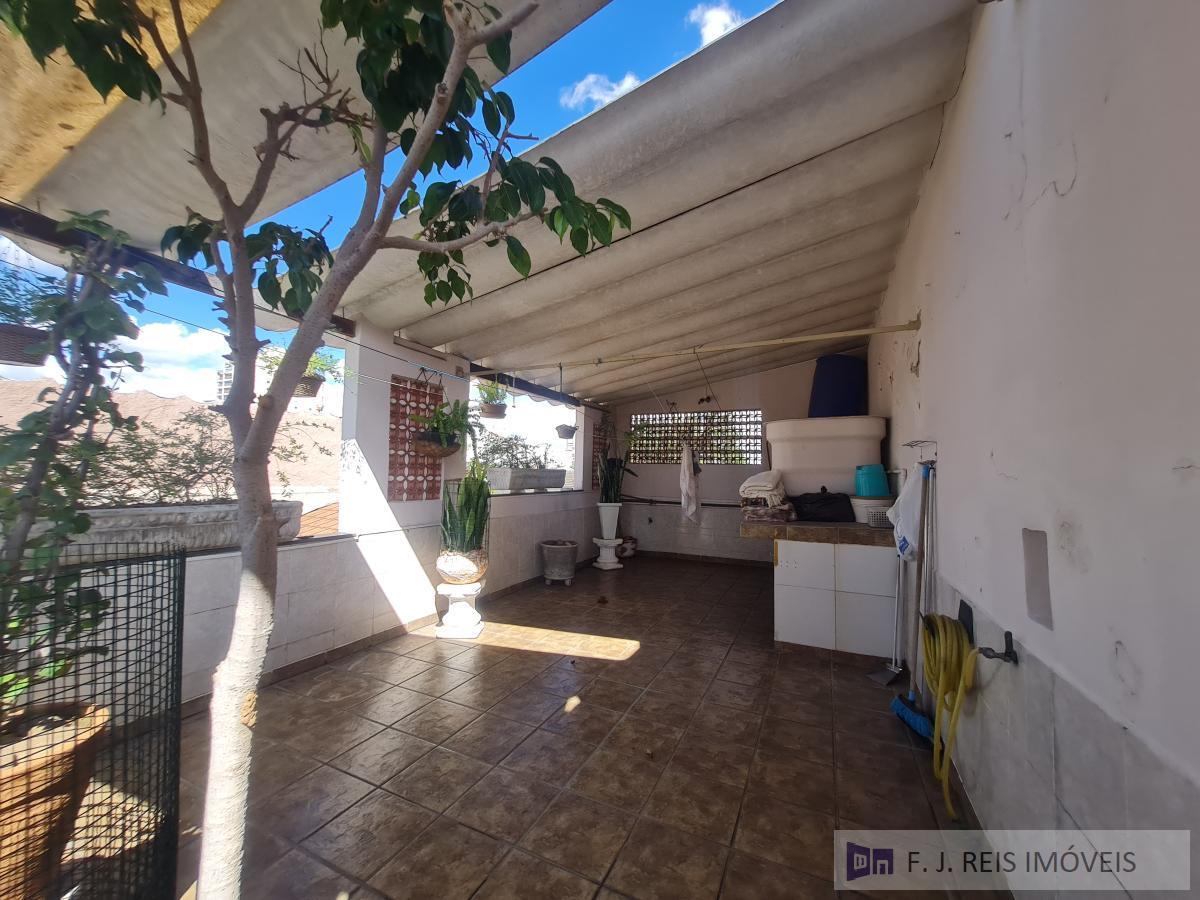 Casa à venda com 3 quartos, 400m² - Foto 37