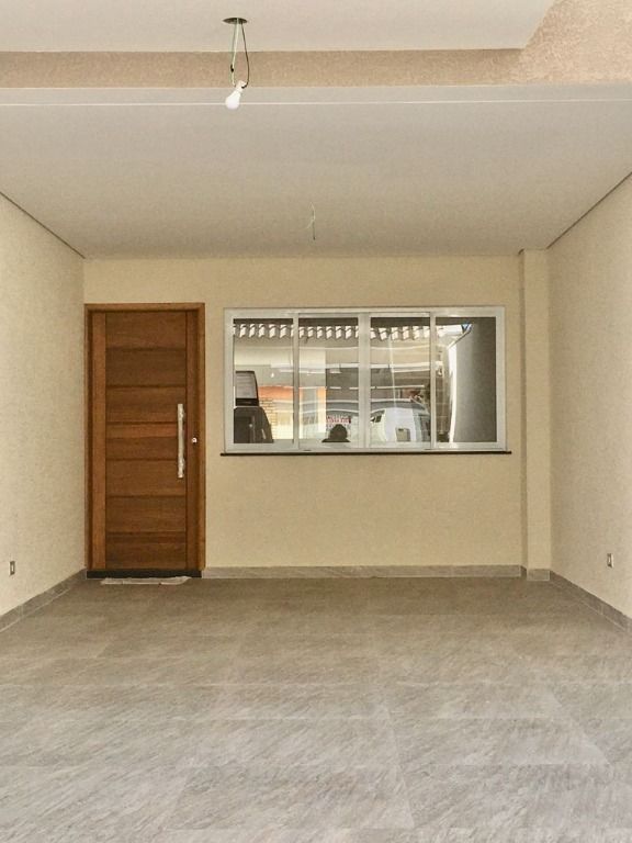 Sobrado à venda com 3 quartos, 150m² - Foto 1