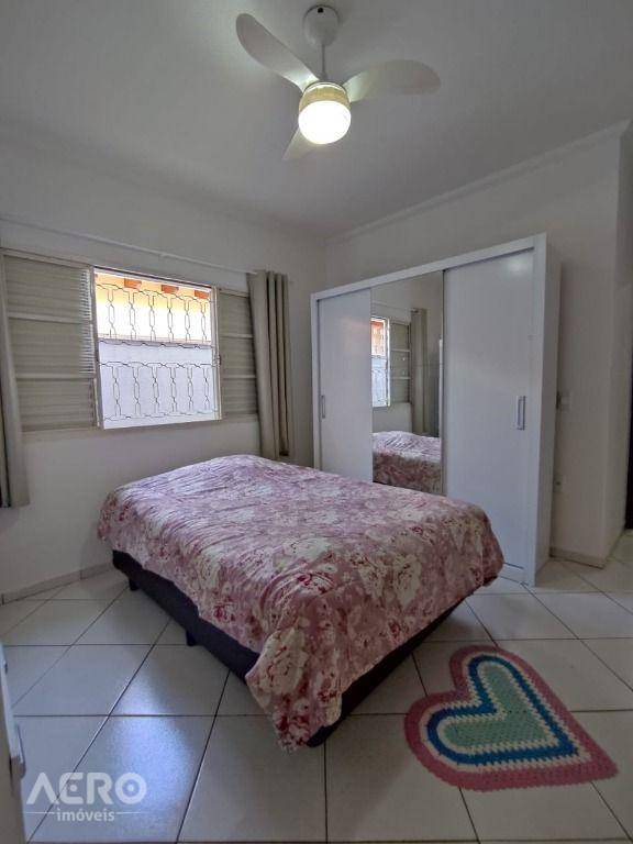 Casa à venda com 3 quartos, 123m² - Foto 9