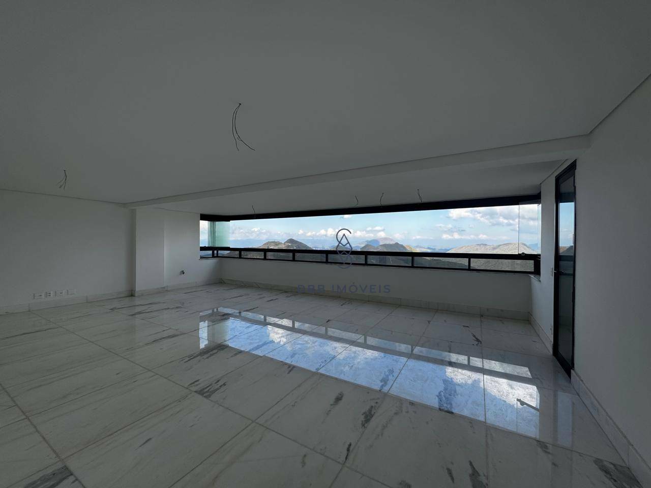 Apartamento à venda com 4 quartos, 190m² - Foto 14