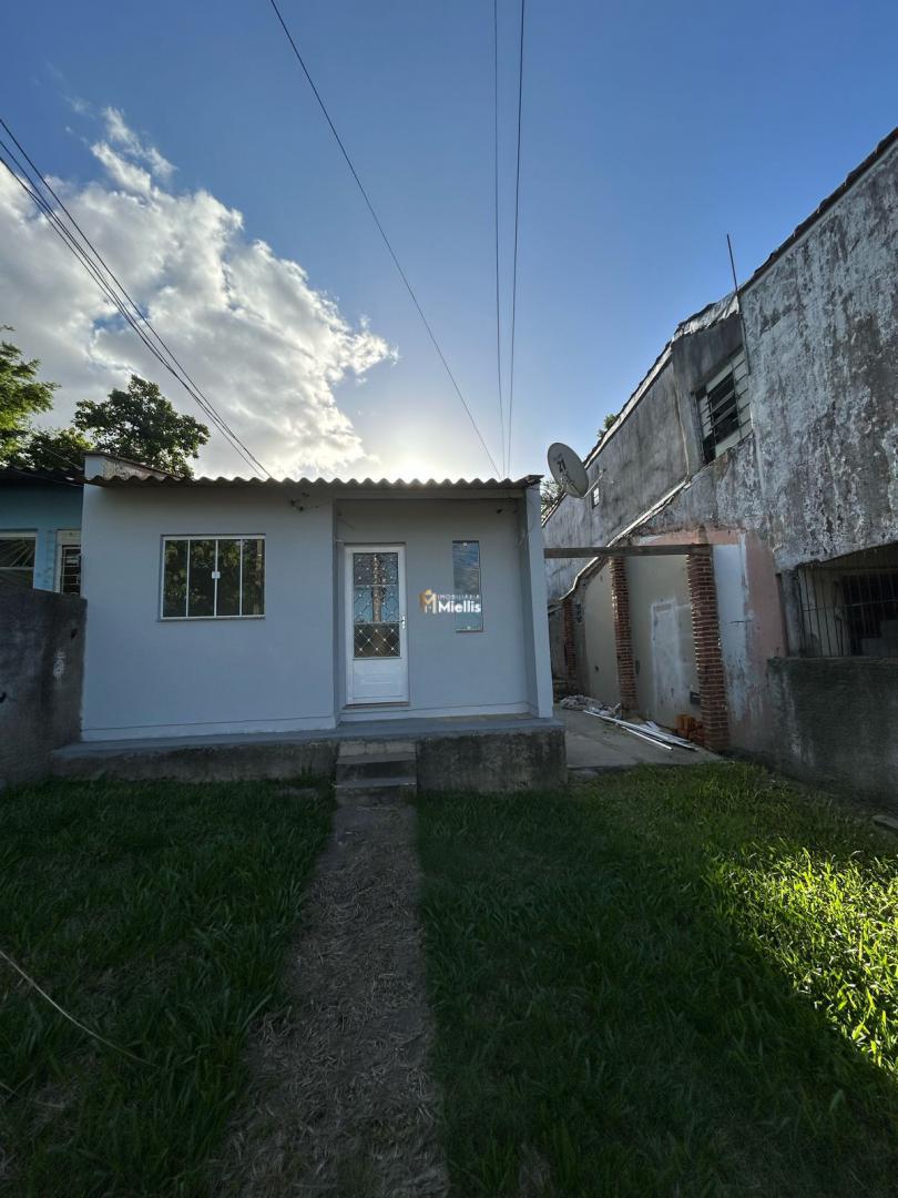 Casa à venda com 2 quartos, 47m² - Foto 1