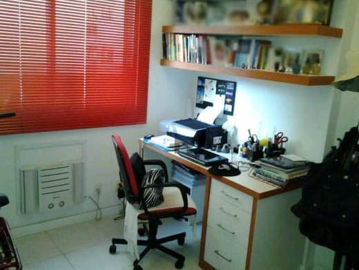 Apartamento à venda com 2 quartos, 75m² - Foto 11