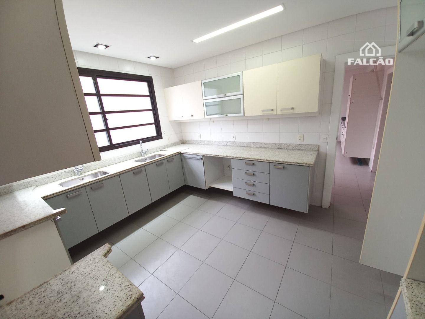 Apartamento à venda com 4 quartos, 250m² - Foto 14