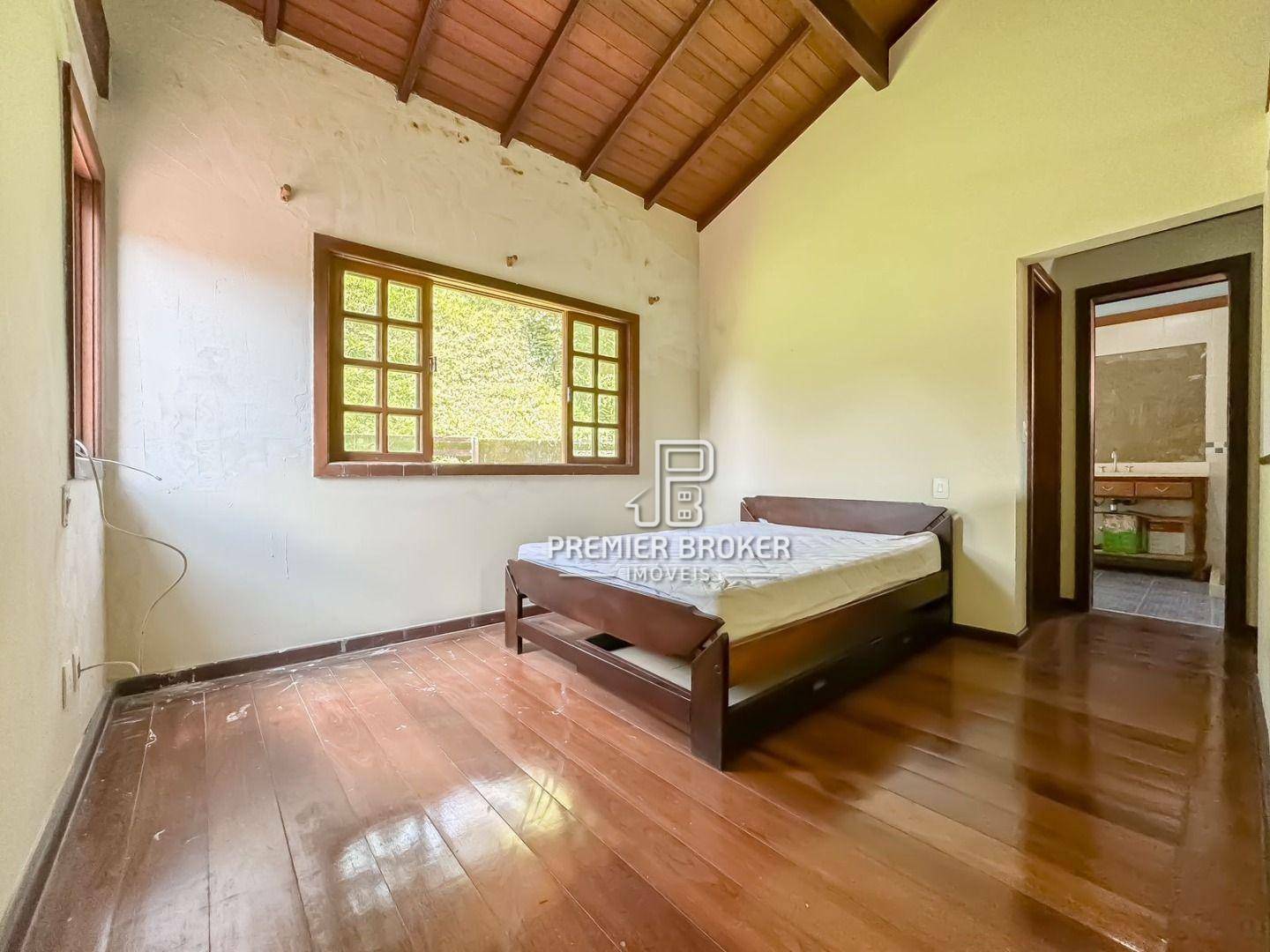 Casa de Condomínio à venda com 4 quartos, 276m² - Foto 35