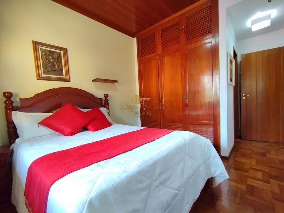 Casa à venda com 5 quartos, 250m² - Foto 14