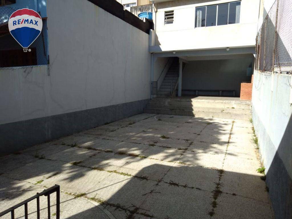 Casa à venda e aluguel com 3 quartos, 250m² - Foto 20