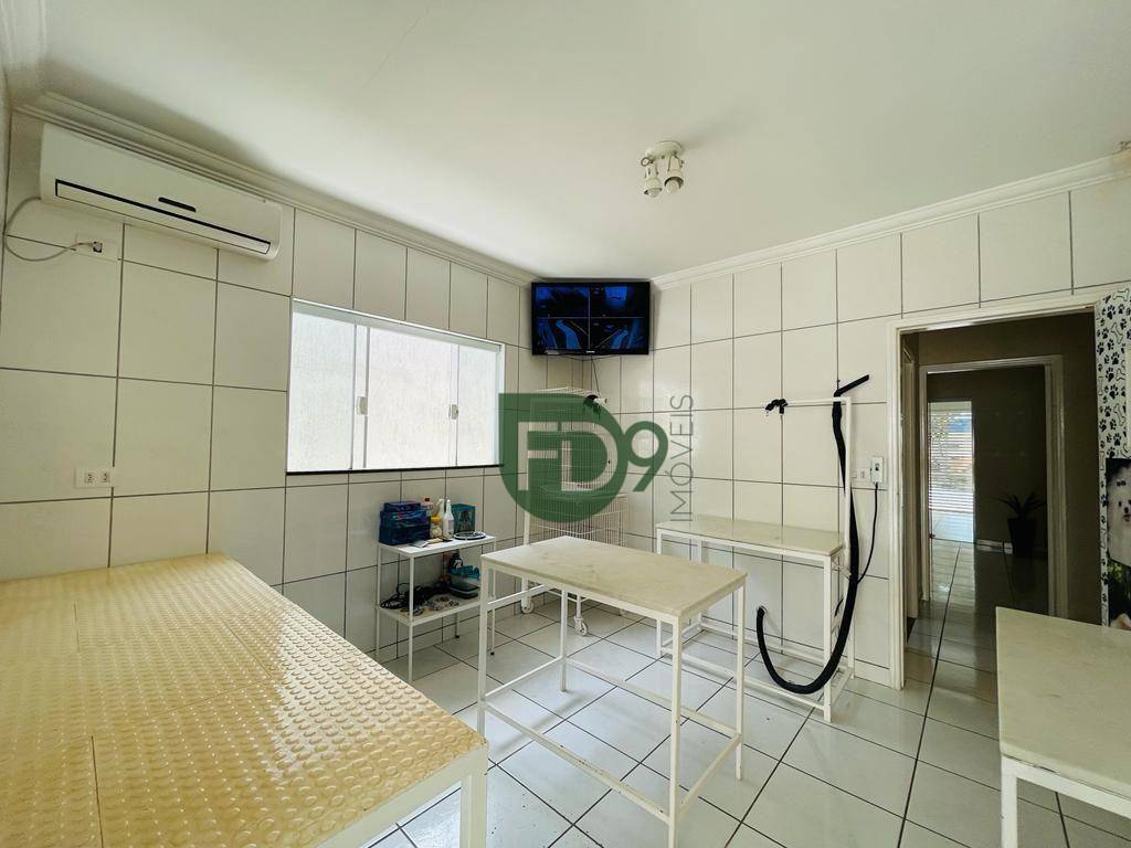 Casa à venda com 3 quartos, 231m² - Foto 24