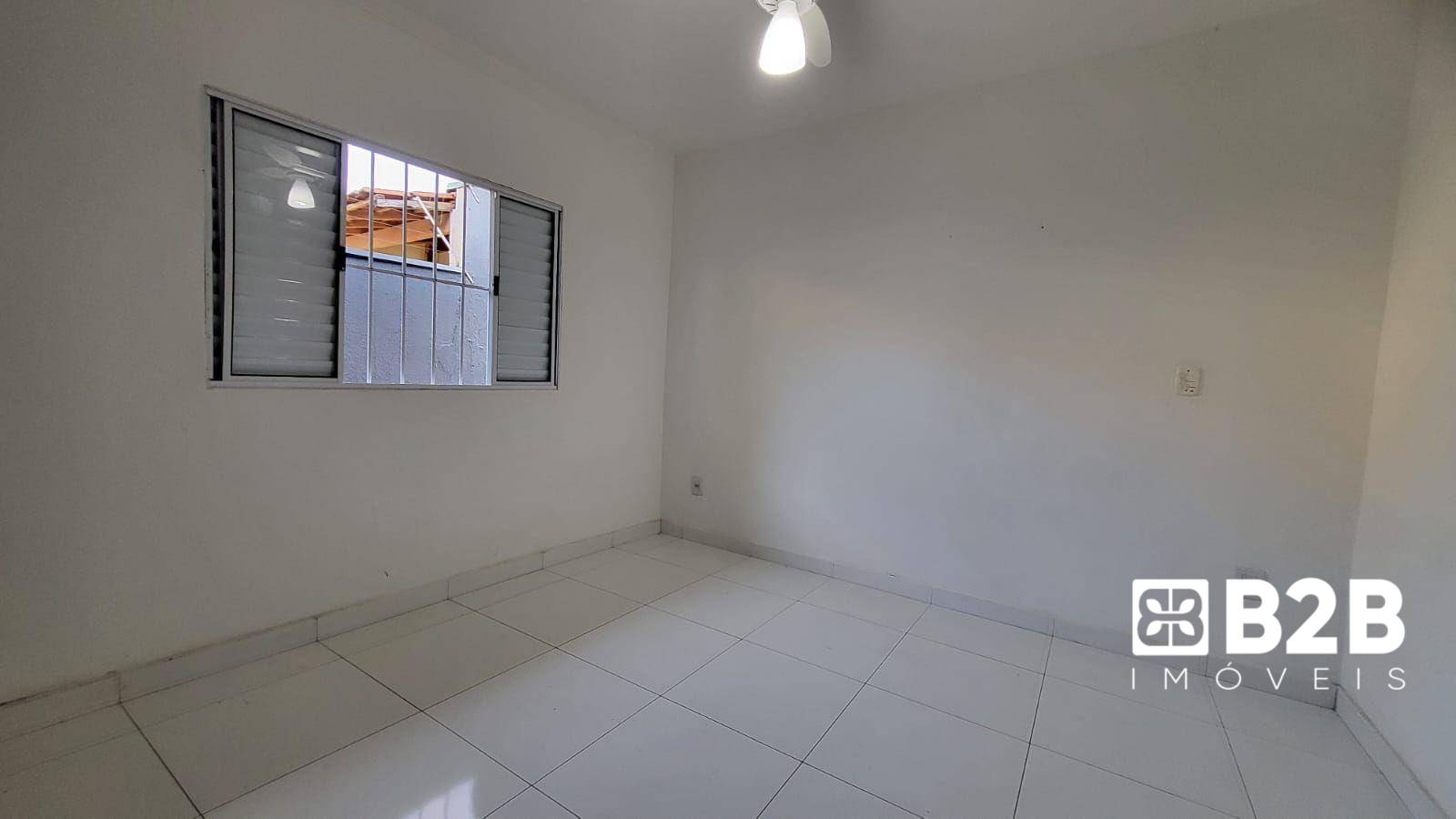 Casa à venda e aluguel com 3 quartos, 218m² - Foto 6