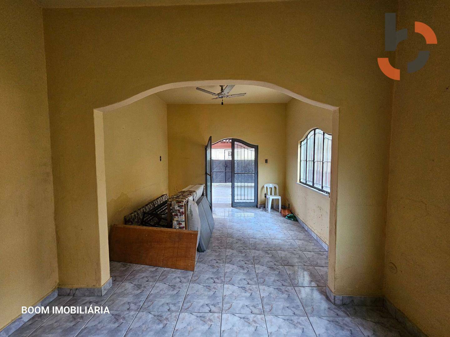 Casa à venda com 6 quartos, 210m² - Foto 8