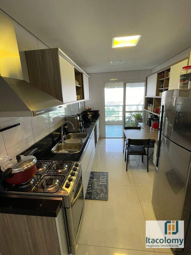 Apartamento à venda com 3 quartos, 202m² - Foto 7