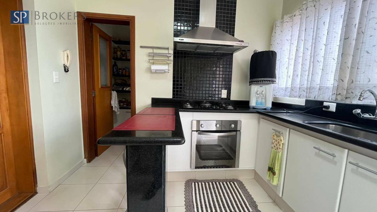 Casa à venda com 6 quartos, 153m² - Foto 12