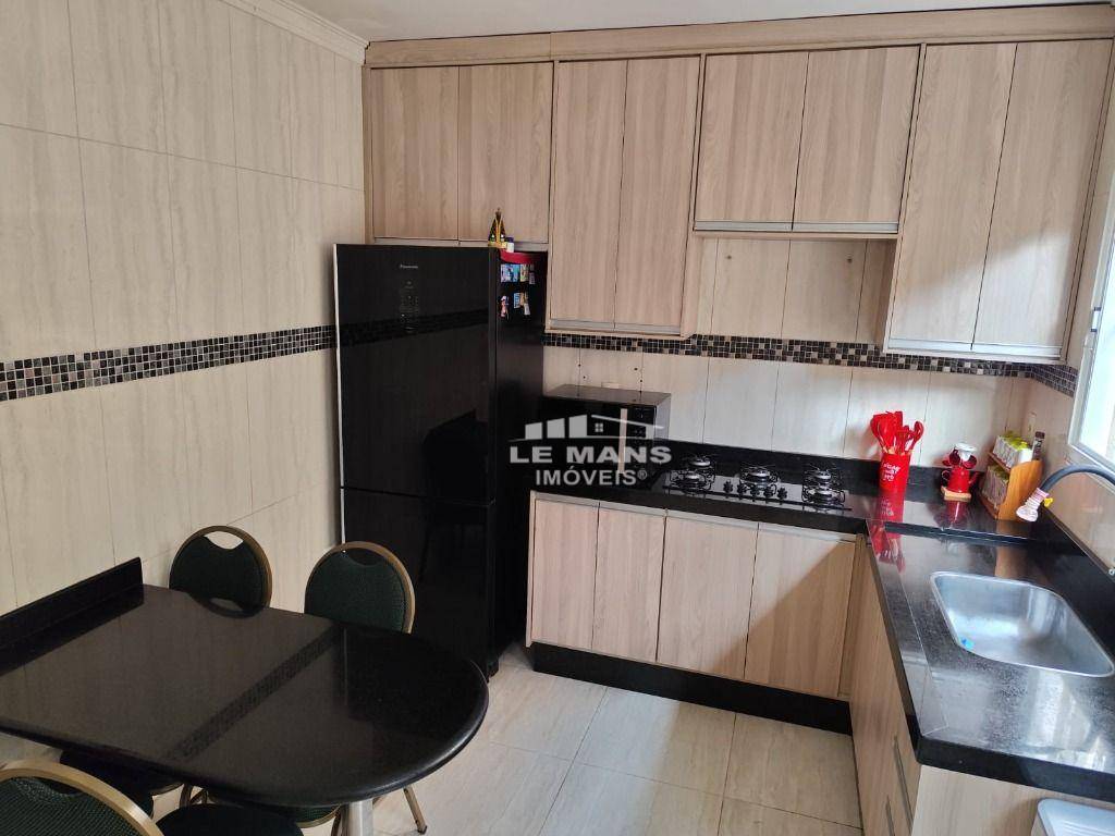 Casa à venda com 5 quartos, 200m² - Foto 30