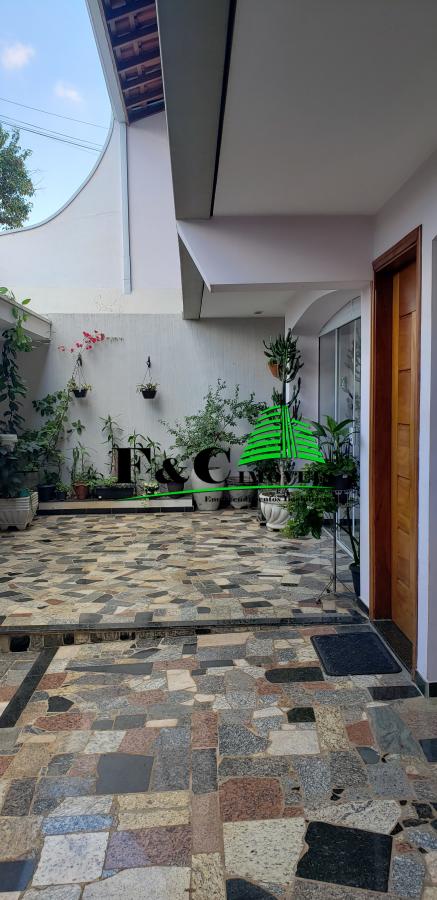 Casa para alugar com 3 quartos, 140m² - Foto 2