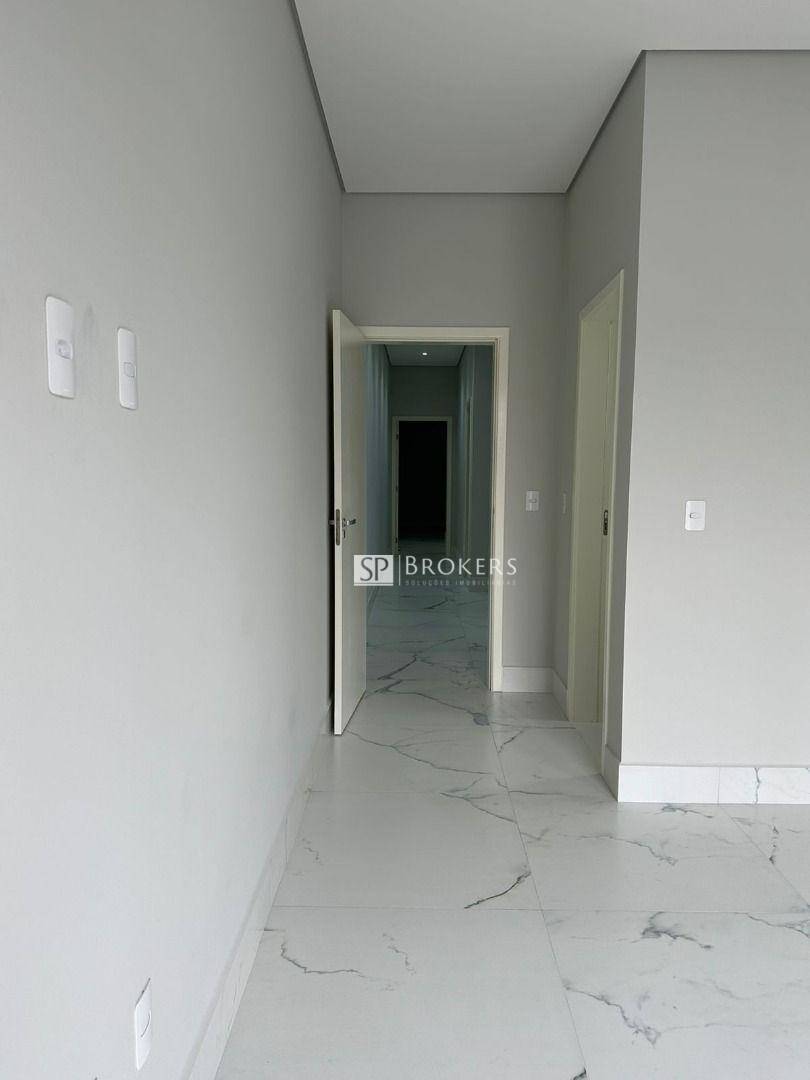 Casa à venda com 3 quartos, 206m² - Foto 10