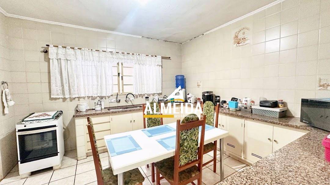 Casa, 3 quartos, 180 m² - Foto 2