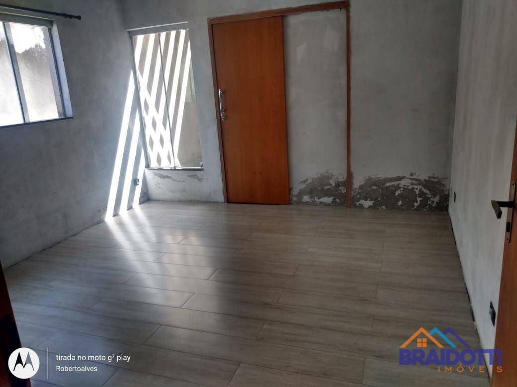 Casa à venda com 3 quartos, 198m² - Foto 4