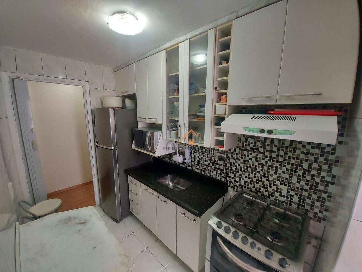 Apartamento à venda com 2 quartos, 56m² - Foto 11