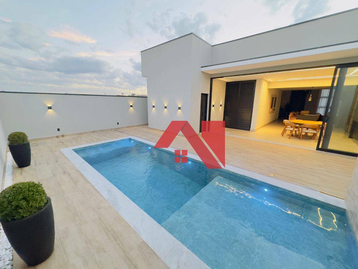 Casa de Condomínio à venda com 3 quartos, 226m² - Foto 1
