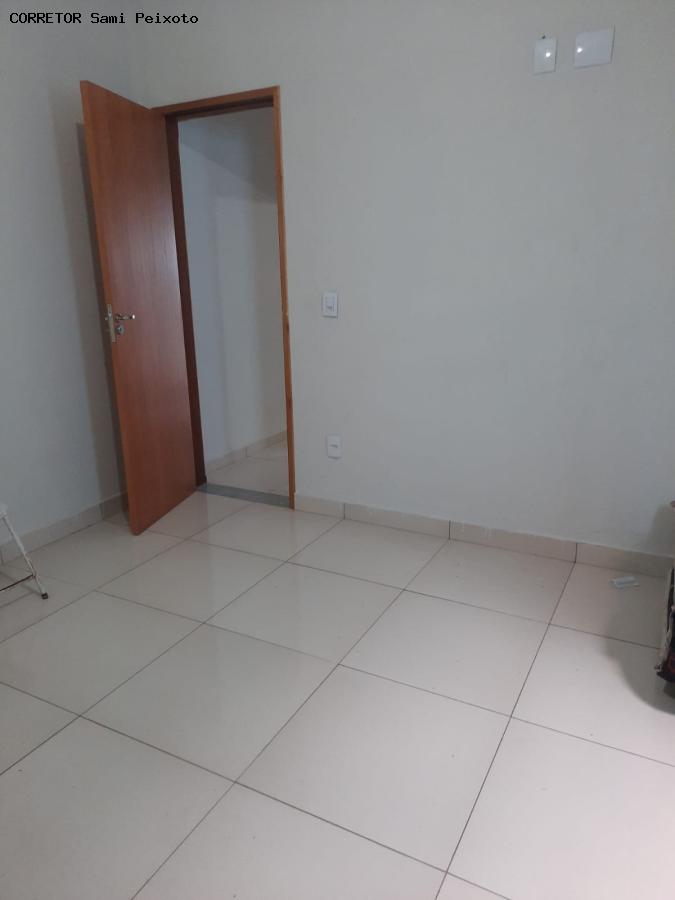 Casa à venda com 2 quartos, 125m² - Foto 11