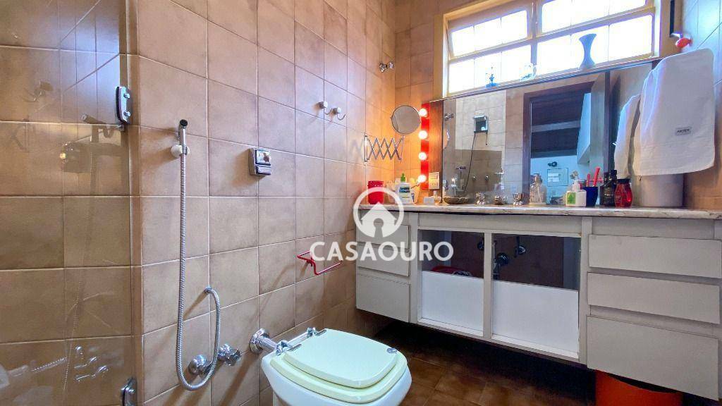 Casa à venda com 4 quartos, 283m² - Foto 28