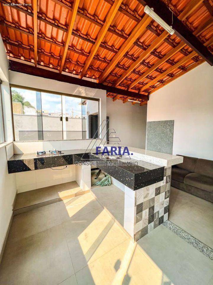 Casa à venda com 4 quartos, 250m² - Foto 9