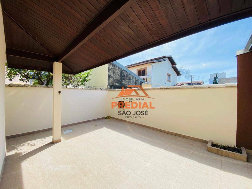 Casa de Condomínio à venda com 3 quartos, 220m² - Foto 10