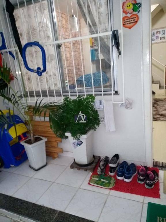 Casa à venda com 2 quartos, 80m² - Foto 4