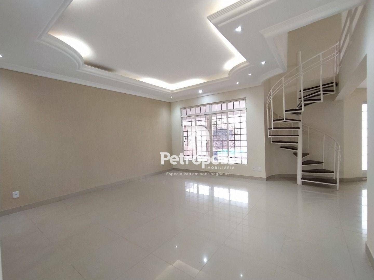 Casa à venda com 4 quartos, 321m² - Foto 5