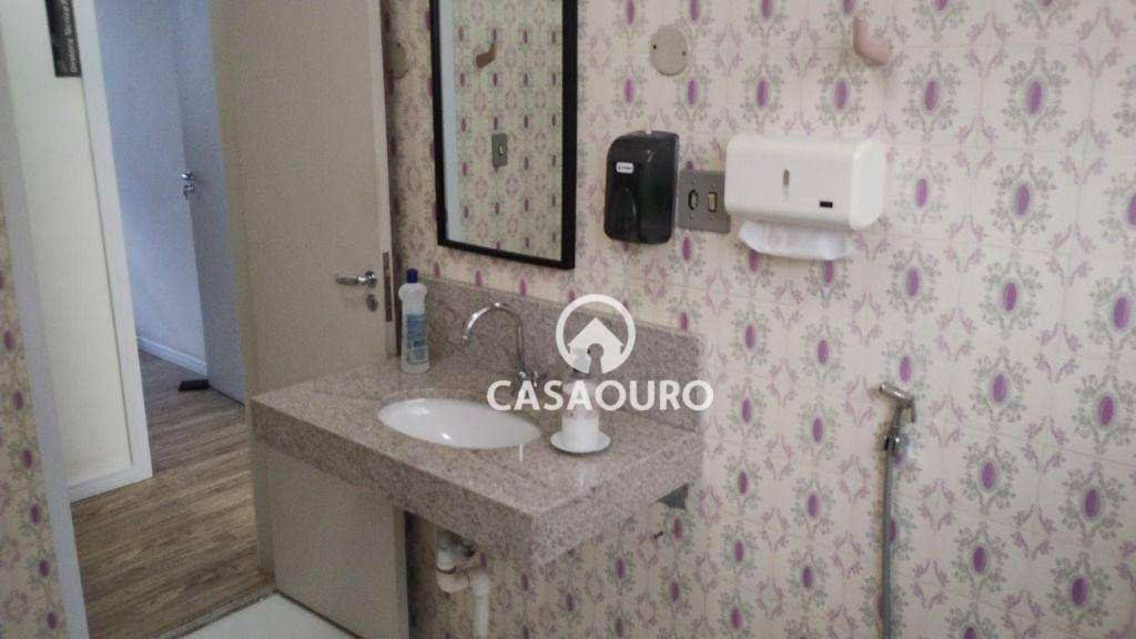 Casa à venda com 6 quartos, 250m² - Foto 15