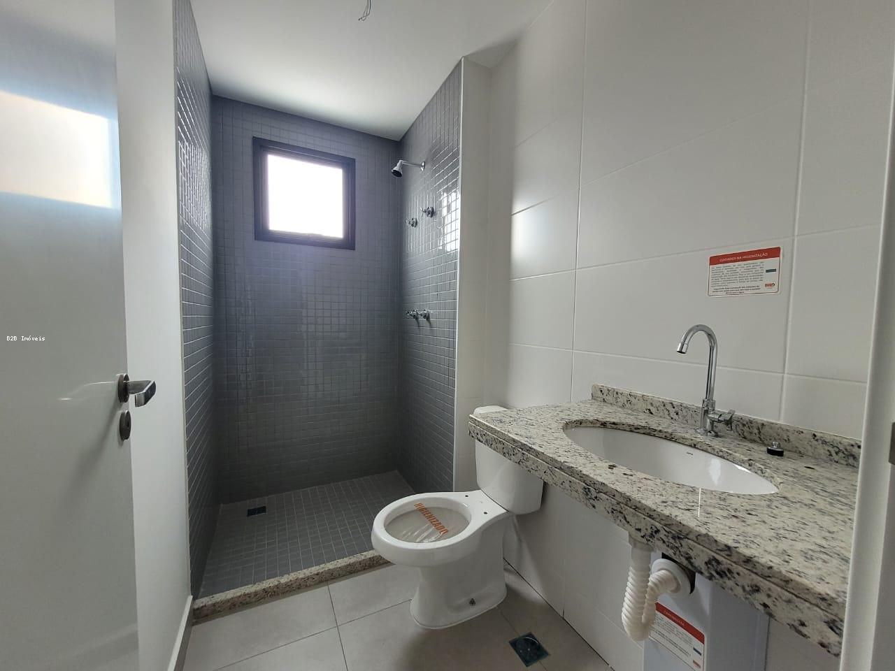 Apartamento à venda com 2 quartos, 64m² - Foto 11