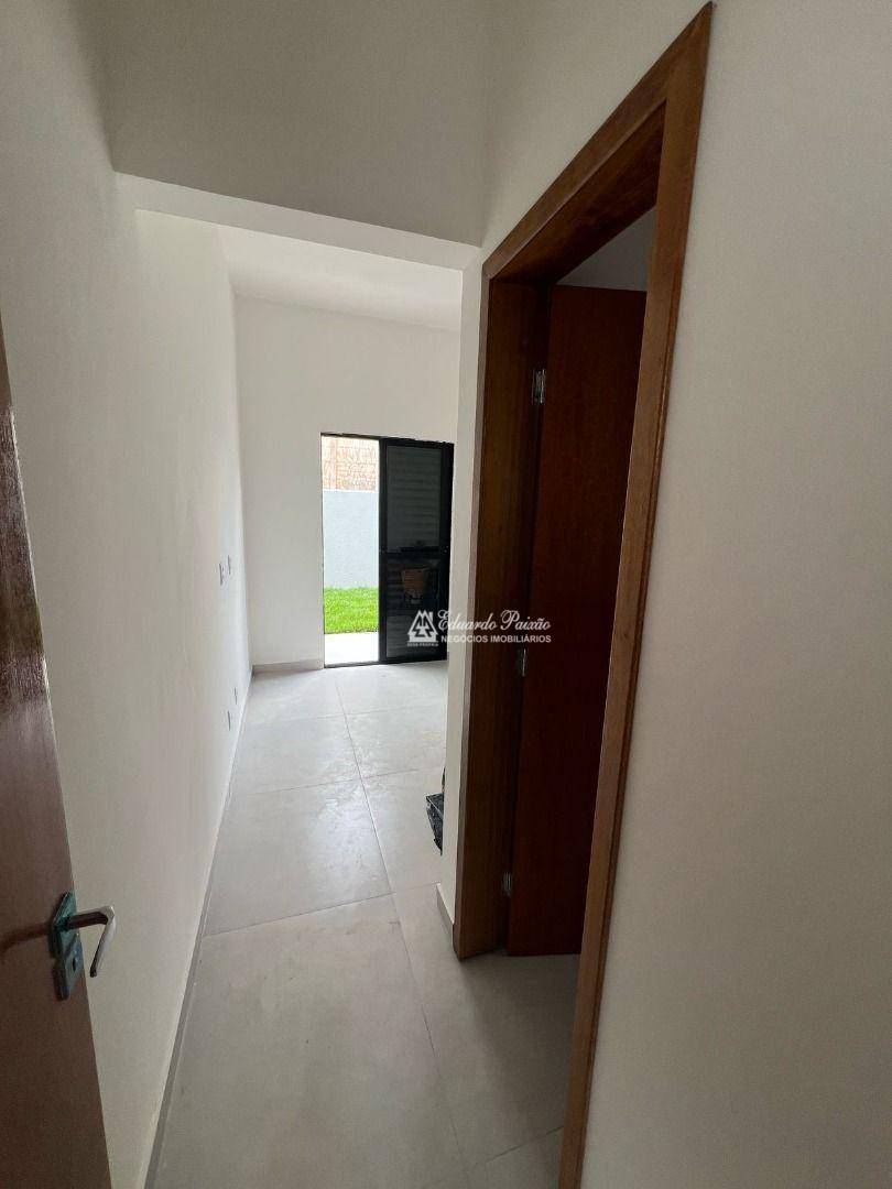 Casa à venda com 2 quartos, 57m² - Foto 5