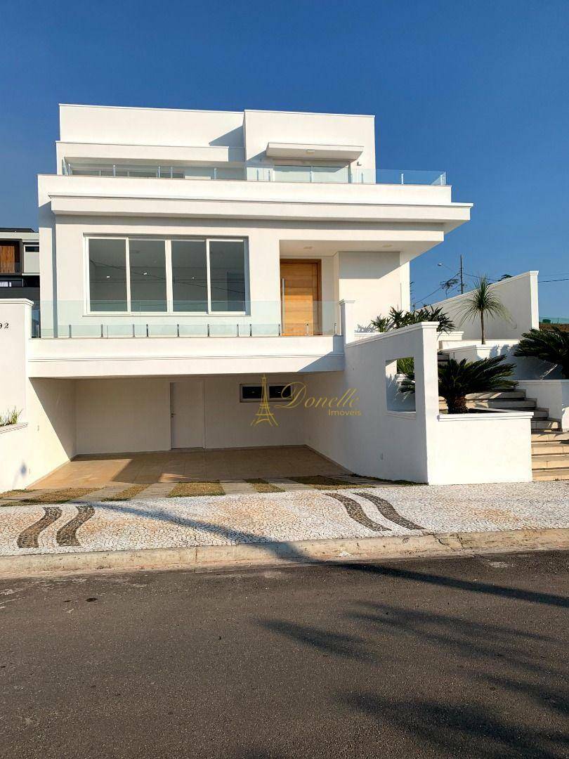 Sobrado à venda com 4 quartos, 360m² - Foto 1