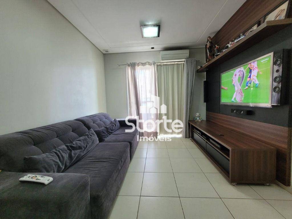 Apartamento à venda com 3 quartos, 90m² - Foto 3